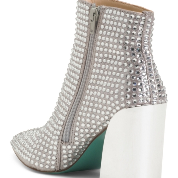 🔹️Betsey Johnson 🔹️Colby Bedazzled Booties in silver for women - Picture 8 of 8